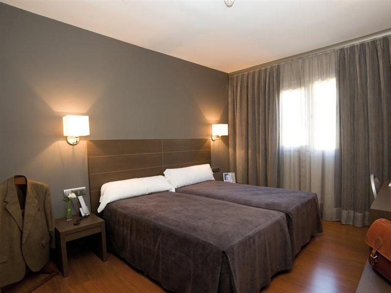 Hotel Cisneros Αλκαλά ντε Ενάρες Εξωτερικό φωτογραφία
