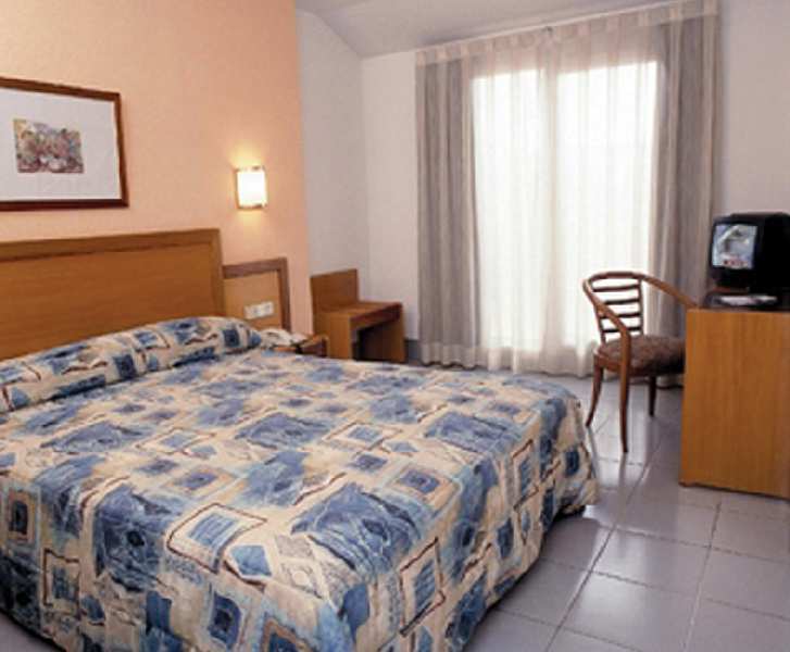 Hotel Cisneros Αλκαλά ντε Ενάρες Εξωτερικό φωτογραφία