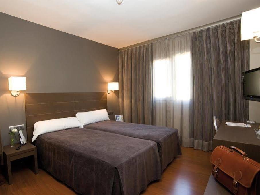 Hotel Cisneros Αλκαλά ντε Ενάρες Εξωτερικό φωτογραφία